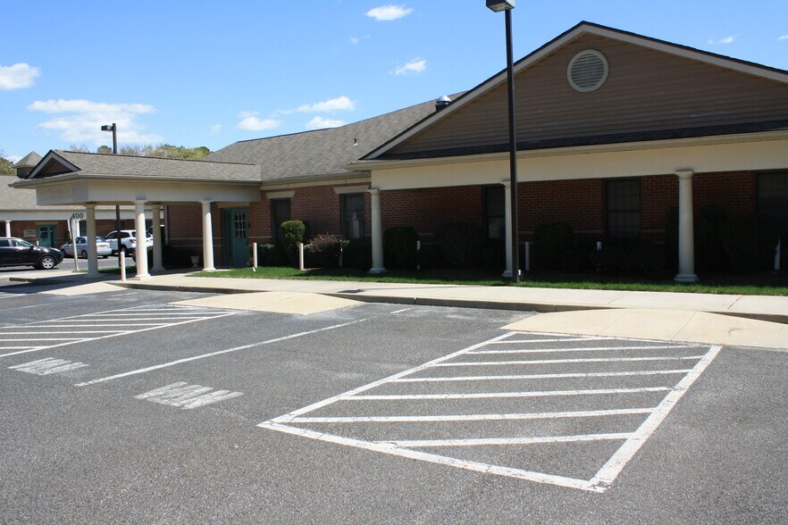 More Photos Of 76 W Jimmie Leeds Rd, Galloway Medical For Lease