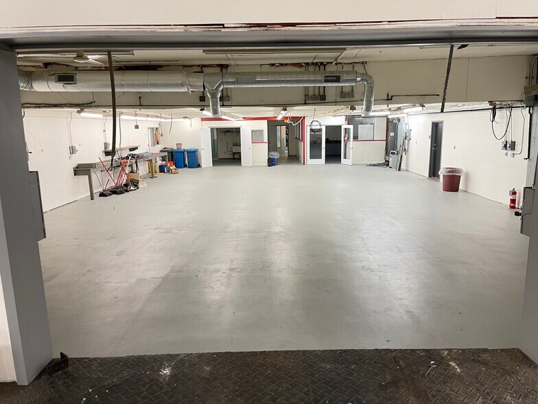 More Photos Of 6190 N Riverview Dr, Kalamazoo Warehouse For Sale