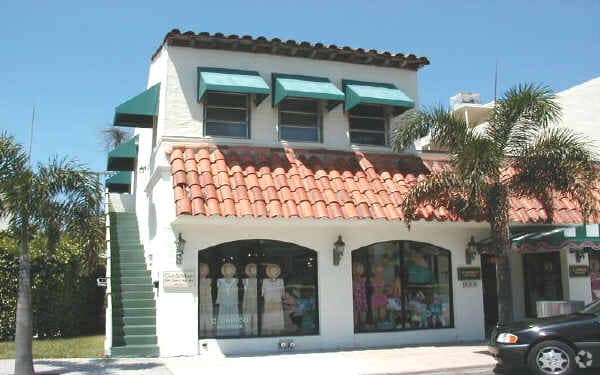 More Photos Of 336 S County Rd, Palm Beach Restaurant For Lease