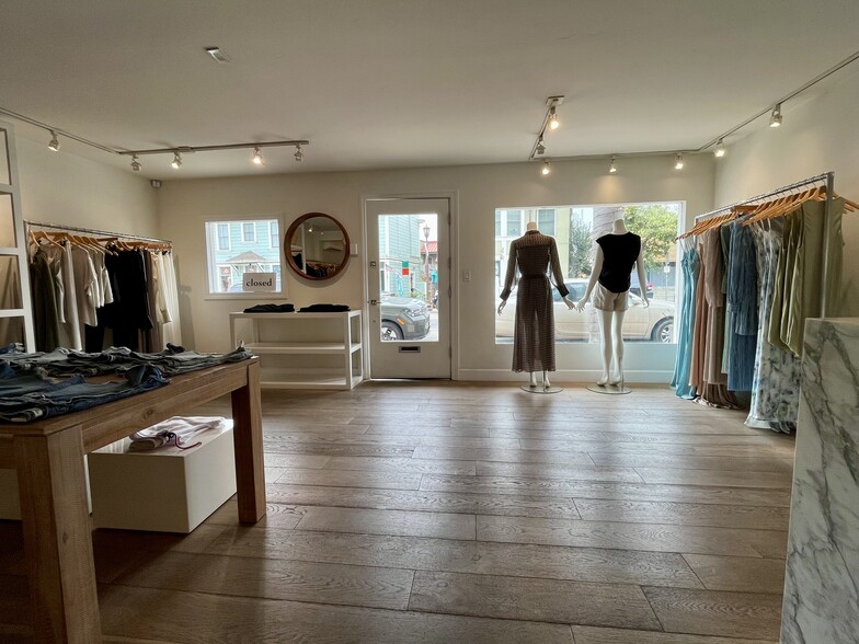 More Photos Of 208 Monterey Ave, Capitola Storefront For Lease
