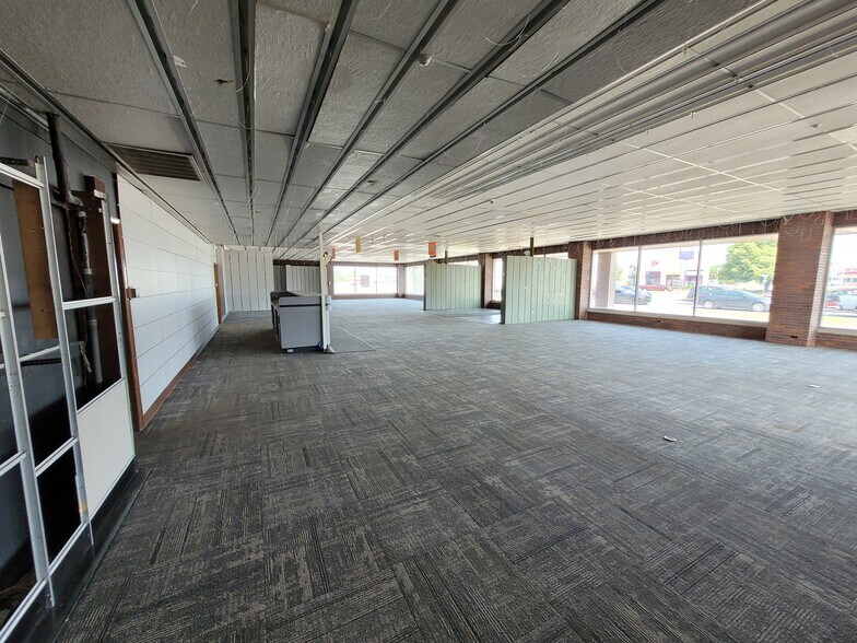 More Photos Of 3790 Lafayette Rd, Indianapolis Storefront For Lease