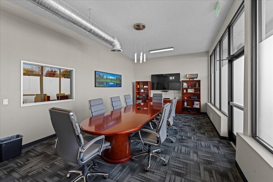 More Photos Of 6421-6517 W Ustick Rd, Boise Freestanding For Lease