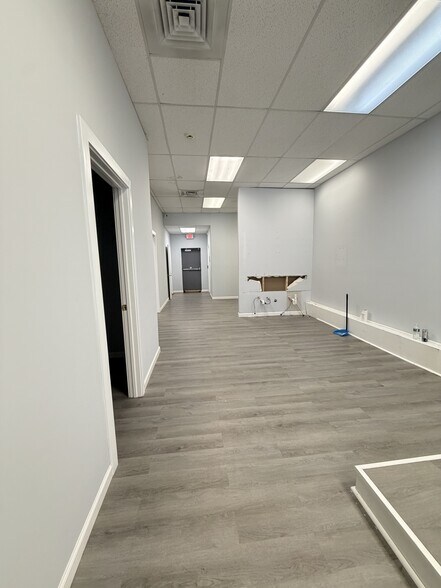 More Photos Of 310 Washington Ave, North Haven Freestanding For Lease