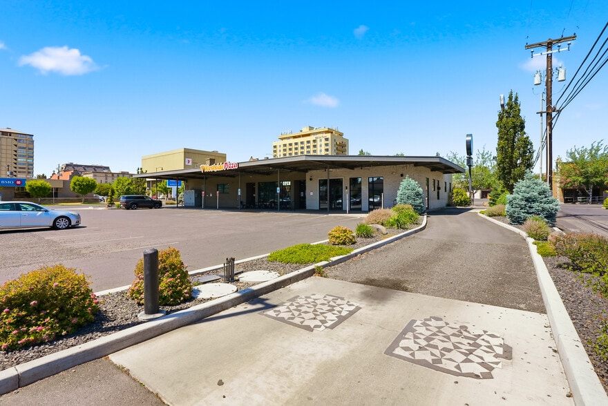 More Photos Of 602 E Yakima Ave, Yakima Storefront Retail Office For Lease