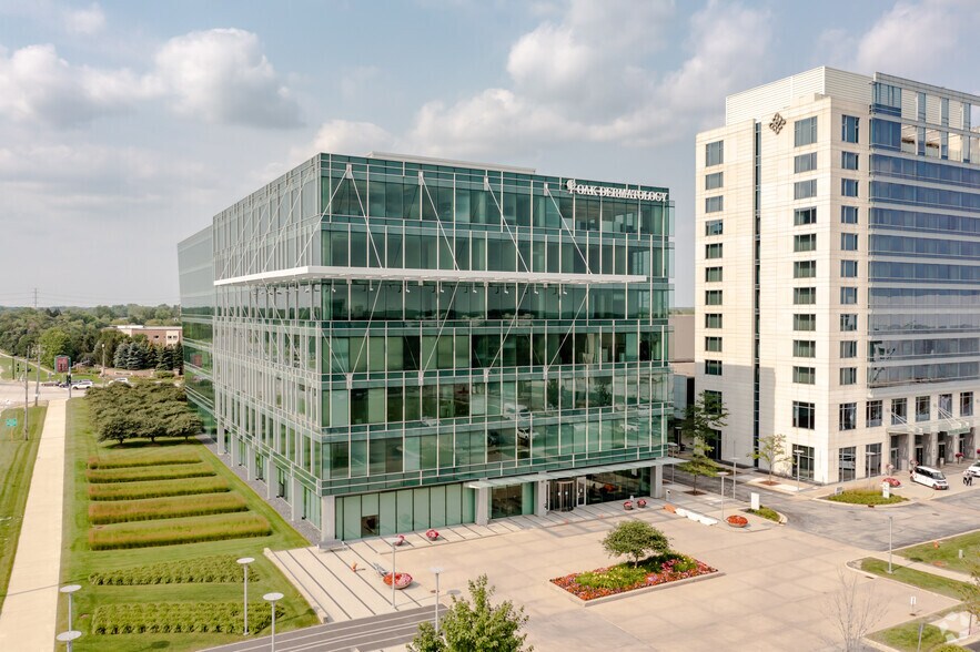 More Photos Of 2135 CityGate Ln, Naperville Unknown For Lease