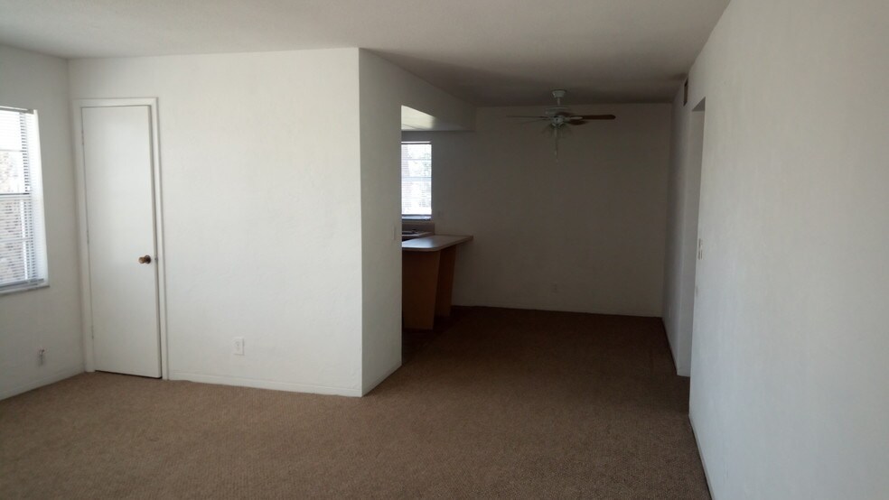 More Photos Of 102 Lullwater St, Deltona Apartments For Sale