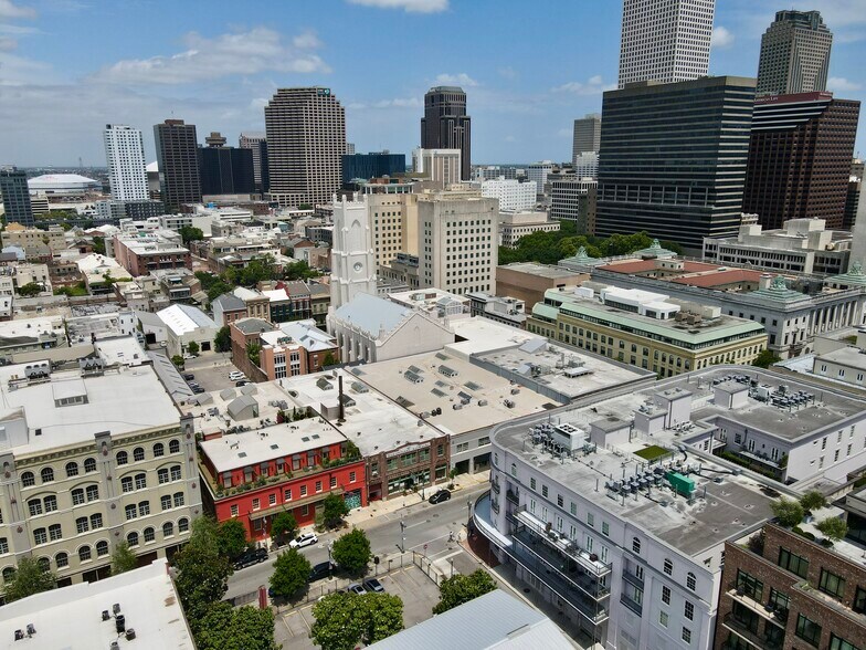 More Photos Of 747 Magazine St, New Orleans Office For Sale
