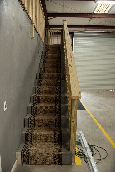 More Photos Of 4134 US 441, Lake City Light Manufacturing For Lease