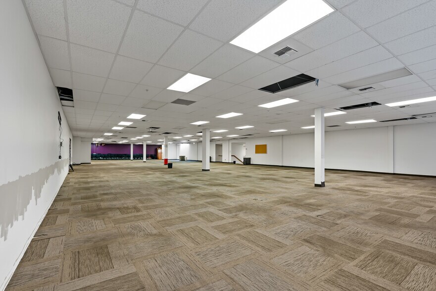 More Photos Of 301 E Yakima Ave, Yakima Office For Sale