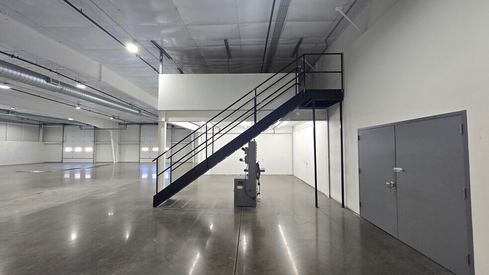 More Photos Of 197 Thunder Rd, Mooresville Light Distribution For Lease