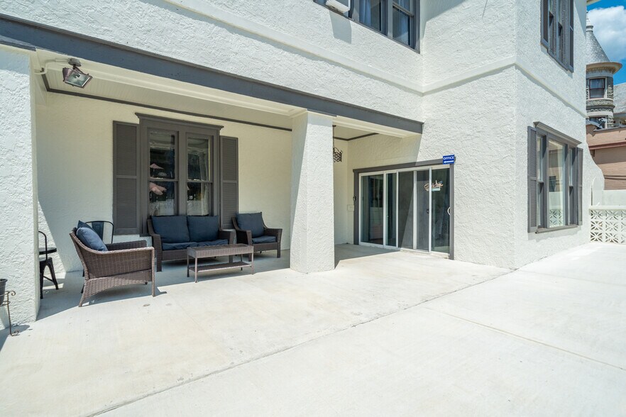 More Photos Of 741 Park Ave, Hot Springs Hotel For Sale