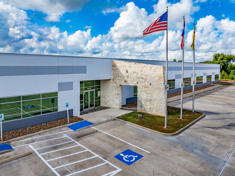 More Photos Of 10401 Town Park Dr, Houston Medical For Lease