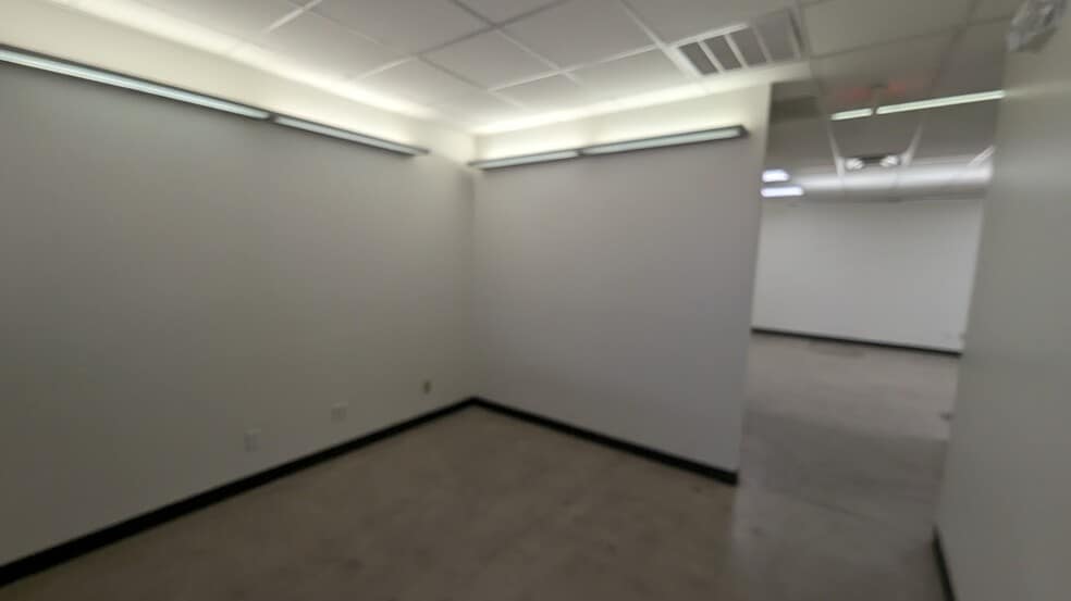 More Photos Of 637 S 48th St, Tempe Unknown For Lease