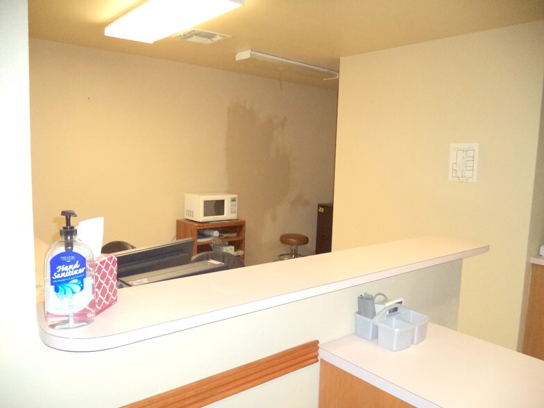 More Photos Of 515 N King St, Seguin Medical For Sale