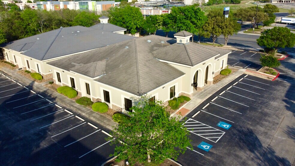 More Photos Of 9643 Huebner Rd, San Antonio Medical For Lease