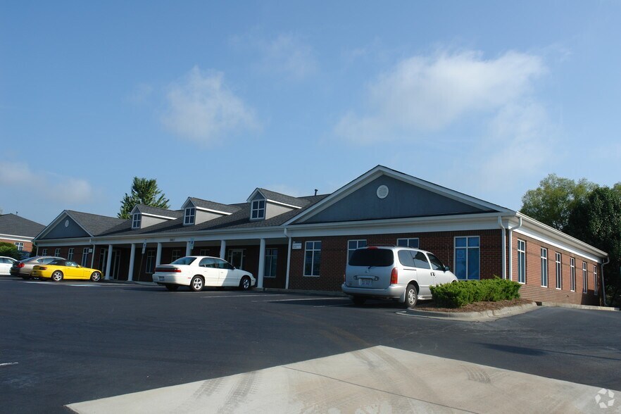 Primary Photo Of 10015 Park Cedar Dr, Charlotte Coworking Space