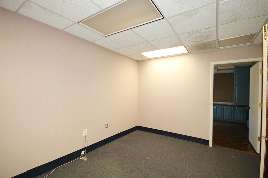 More Photos Of 1444 Watson Blvd, Warner Robins Office For Lease