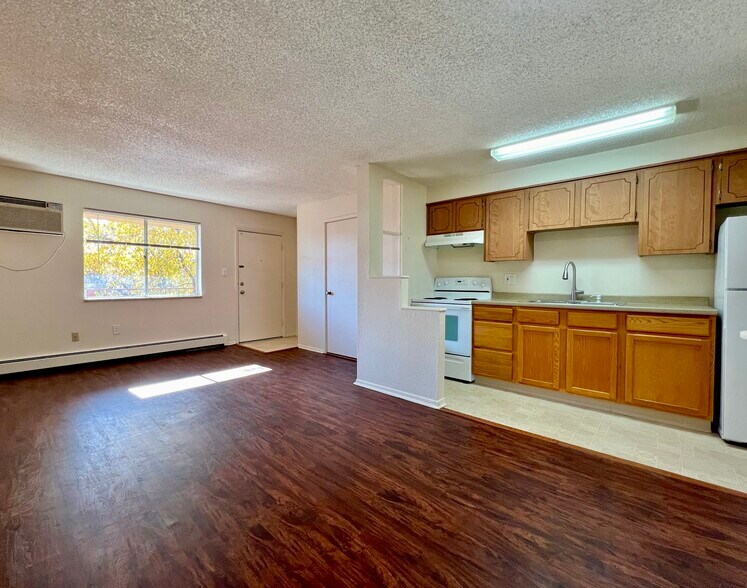 More Photos Of 3300 S Clarkson St, Englewood Apartments For Sale