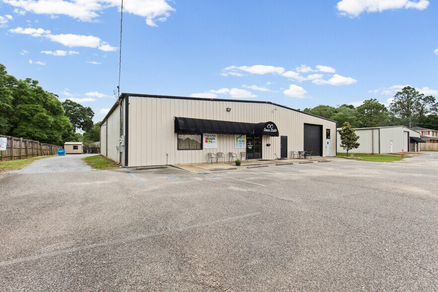 More Photos Of 2560 Leroy Stevens Rd, Mobile Light Manufacturing For Sale