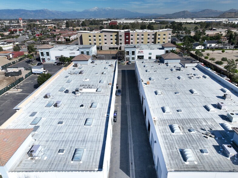 More Photos Of 10557 Juniper Ave, Fontana Warehouse For Lease