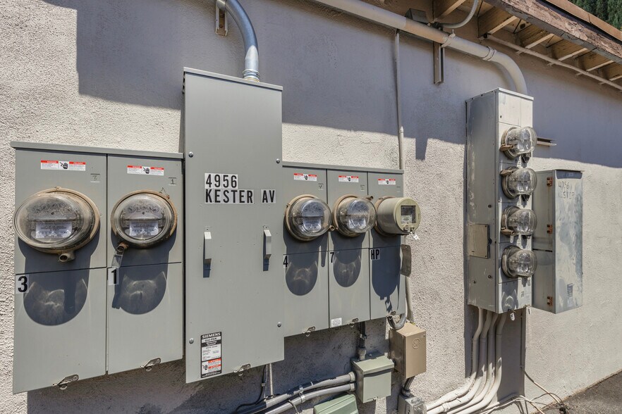 More Photos Of 4956-4960 Kester Ave, Sherman Oaks Apartments For Sale