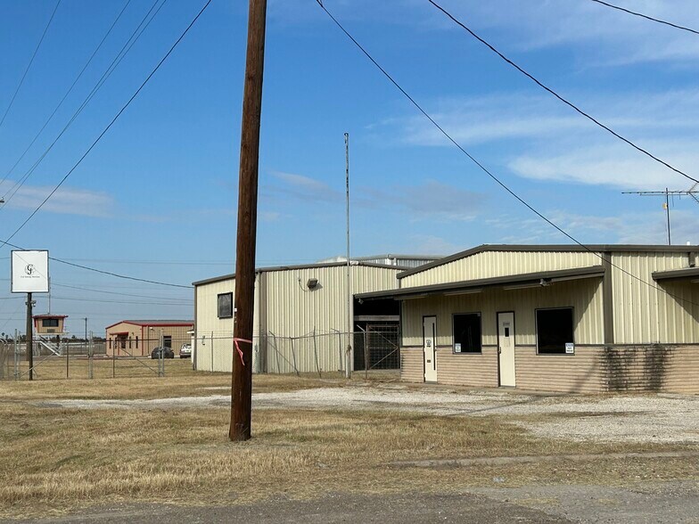 More Photos Of 438 Flournoy Rd, Alice Industrial For Lease