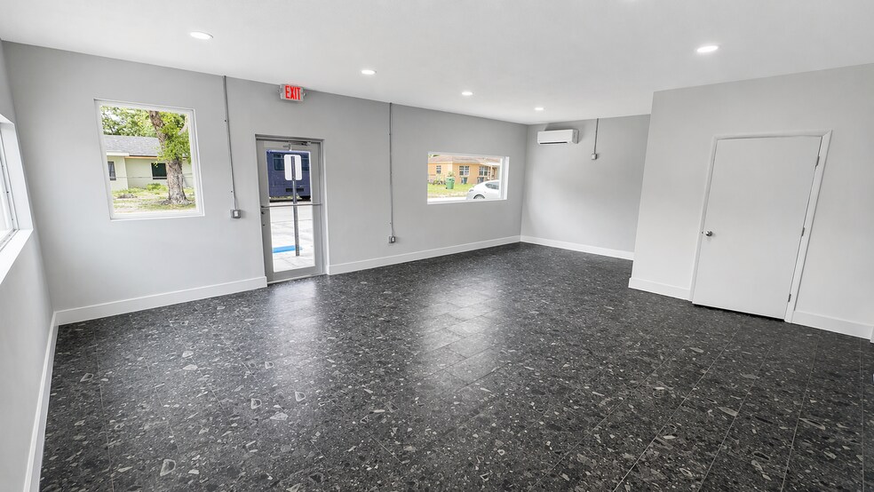More Photos Of 1420 NE 131st St, North Miami Service For Lease