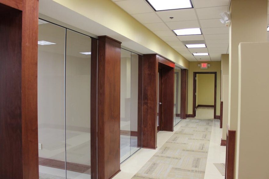 More Photos Of 7604 Kempwood Dr, Houston Light Distribution For Lease