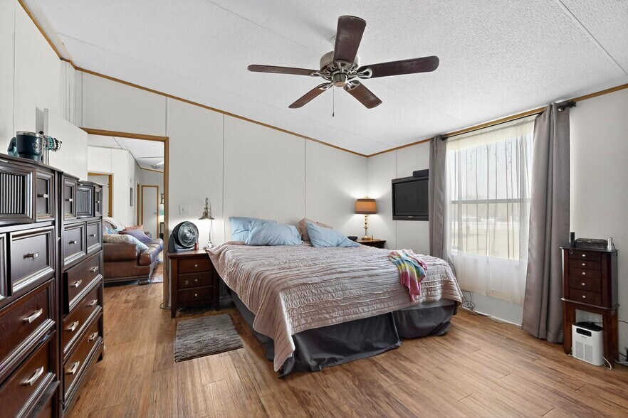 More Photos Of 15711 La Hacienda Dr, Austin Light Manufacturing For Sale