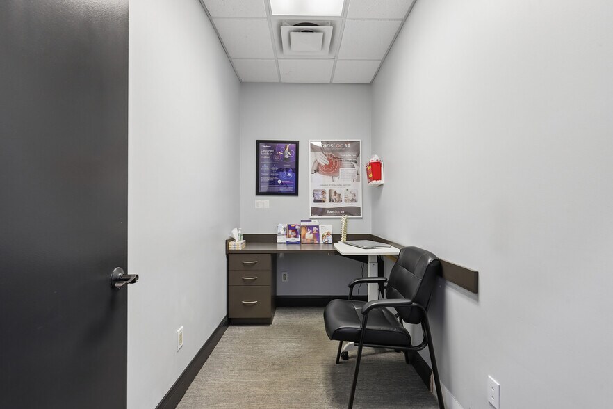 More Photos Of 859 Park Ave, Orange Park Medical For Sale