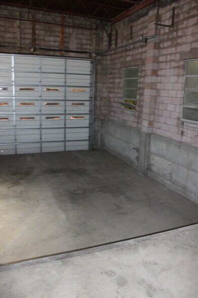 More Photos Of 1220 Mineral Wells Hwy, Weatherford Showroom For Sale