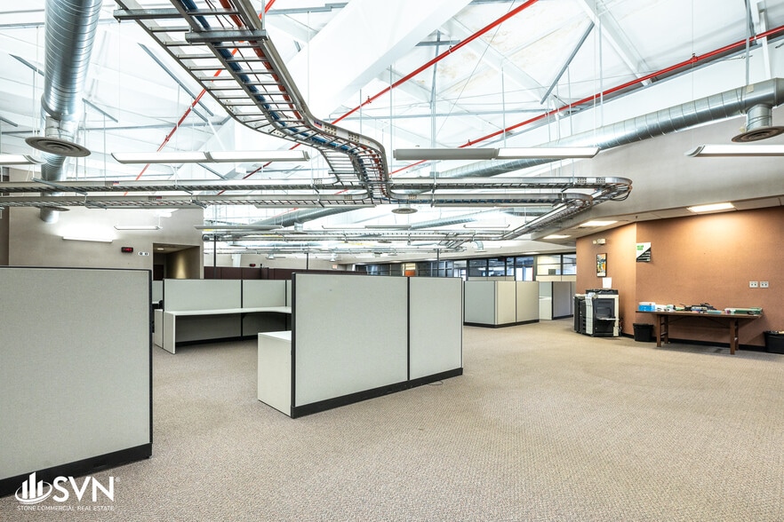 More Photos Of 1460 Sunshine Ln, Lexington Warehouse For Lease