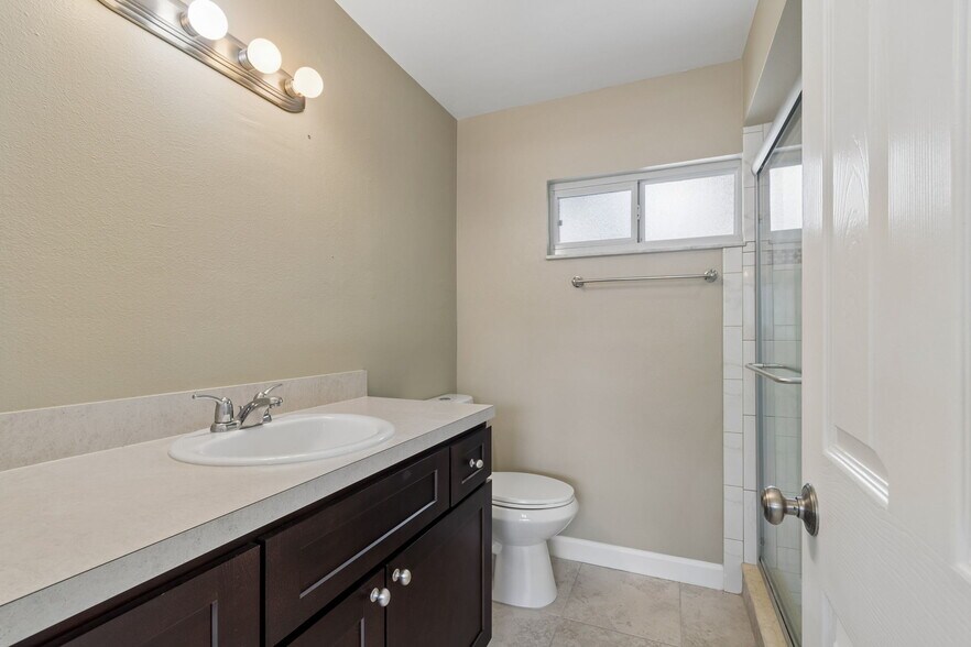 More Photos Of 2307 Bay Blvd, Indian Rocks Beach Apartments For Sale