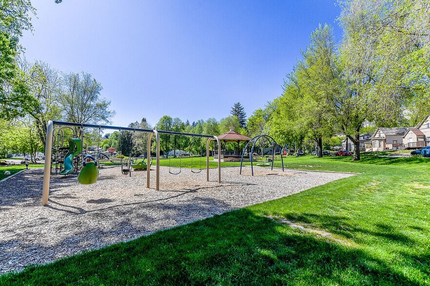 More Photos Of TBD NE Gray Ln, Pullman Land For Sale