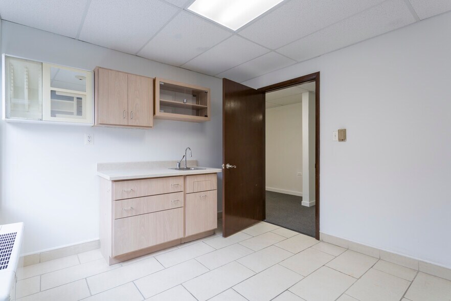 More Photos Of 1835 N 19th Ave, Melrose Park Medical For Lease