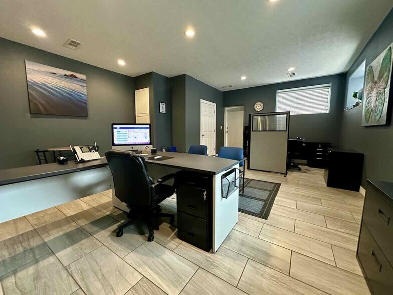 More Photos Of 8351 Bryant Dr, Silsbee Warehouse For Sale