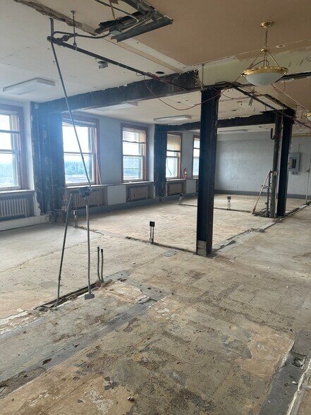 More Photos Of 11 Lincoln Way W, Massillon Office For Sale