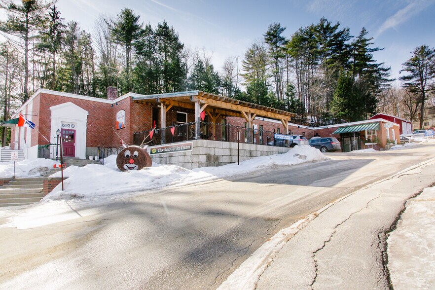 More Photos Of 43 Grove St, Peterborough Freestanding For Lease