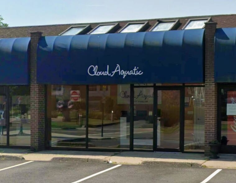 More Photos Of 8 E Prospect St, Waldwick Freestanding For Lease