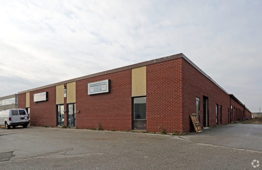 More Photos Of 126 Sinnott Rd, Toronto Service For Lease