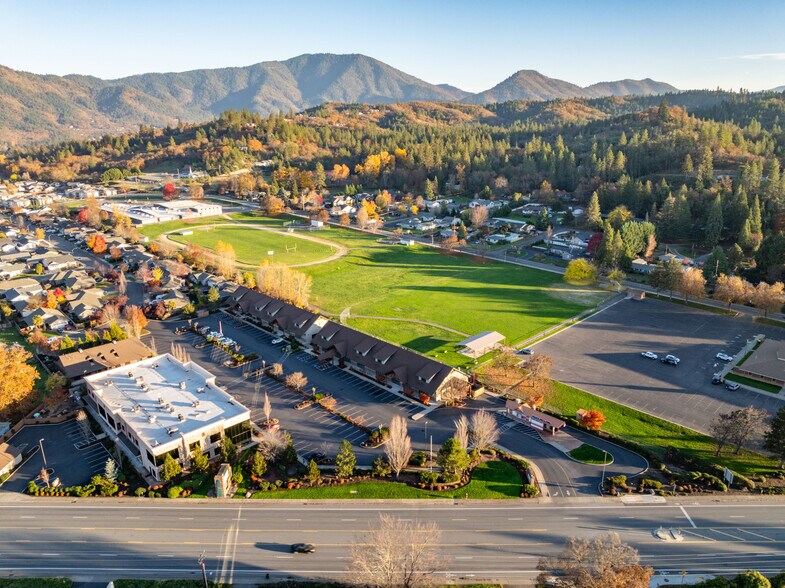 More Photos Of 1879 Williams Hwy, Grants Pass Medical For Sale