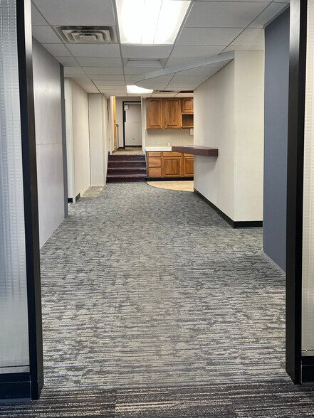 More Photos Of 1250 N Zane Ave, Golden Valley Manufacturing For Sale