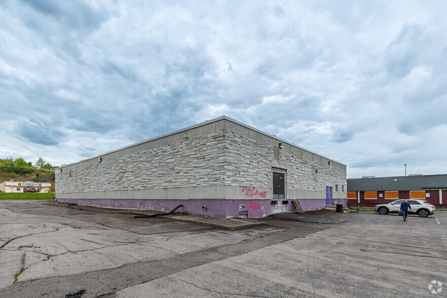 More Photos Of 3011 E Erie Blvd, Syracuse Restaurant For Lease