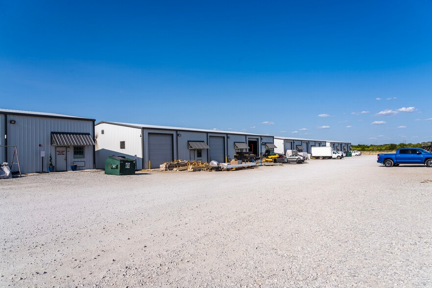 More Photos Of 2170 Collins Rd, Denton Unknown For Lease