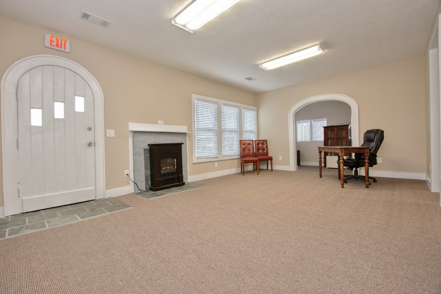 More Photos Of 401 Bankhead Hwy, Carrollton Office For Lease