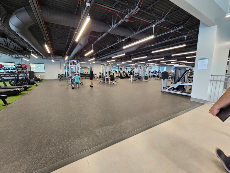 More Photos Of 5031 Delhi Rd, Cincinnati Schools For Lease