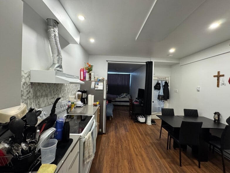 More Photos Of 8294-8298 Rue Hochelaga, Montréal Apartments For Sale