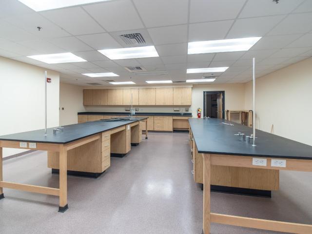 More Photos Of 10 Timberview Ln, Russell Medical For Sale