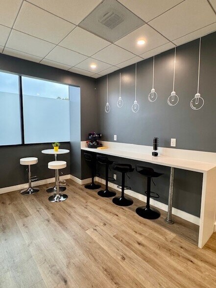 More Photos Of 11965 Venice Blvd, Los Angeles Loft Creative Space For Lease