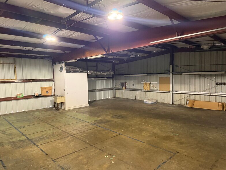 More Photos Of 5511 NW 22nd Ave, Fort Lauderdale Showroom For Lease